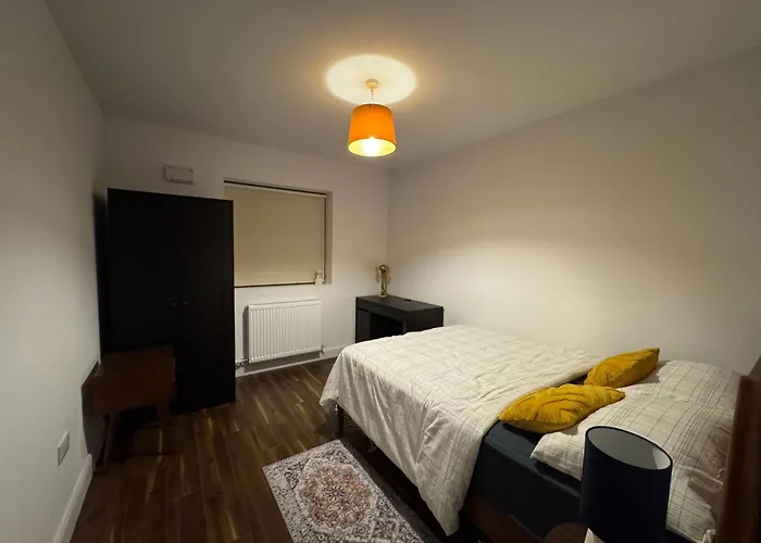 Elegant And Cozy Room In Quiet Estate